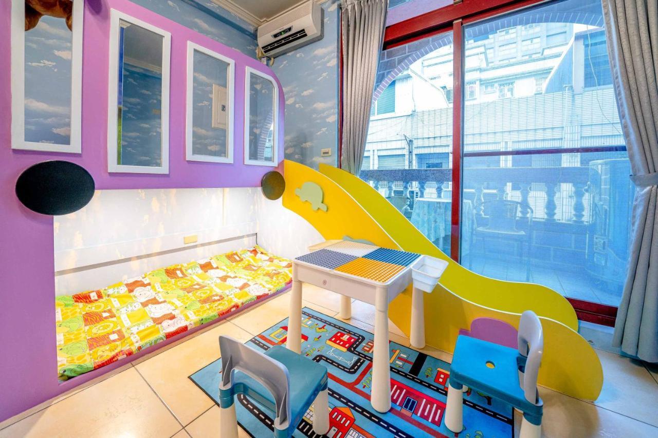 樂哈哈羅東夜市親子民宿 Luodong Extérieur photo